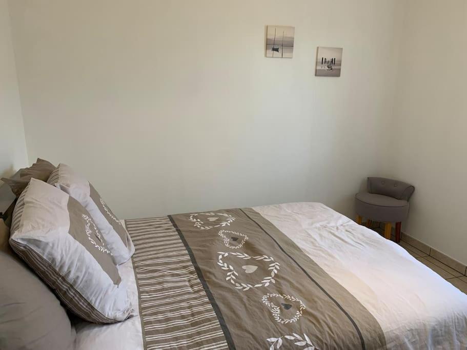 Gite 3 Etoiles Les Gourlines Avec Balneo, Veranda, Piscine Et Garage Avermes Exteriör bild